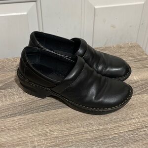 BOC Born Shoes Womens 8.5 M Peggy Clogs Black Leather Slip On Comfort BC3632